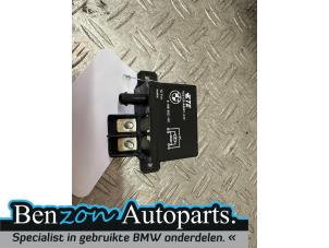 Gebruikte Relais BMW 5 serie Touring (F11) M550d xDrive 24V Prijs € 10,00 Margeregeling aangeboden door Benzon Autodemontage