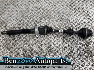 Gebruikte Aandrijfas rechts-voor BMW 2 serie Active Tourer (F45) 225xe iPerformance 1.5 TwinPower Turbo 12V Prijs € 200,00 Margeregeling aangeboden door Benzon Autodemontage