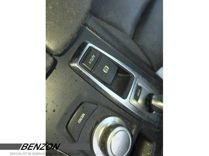 Gebruikte Handrem schakelaar BMW X6 (E71/72) xDrive50i 4.4 V8 32V Prijs € 24,00 Margeregeling aangeboden door Benzon Autodemontage
