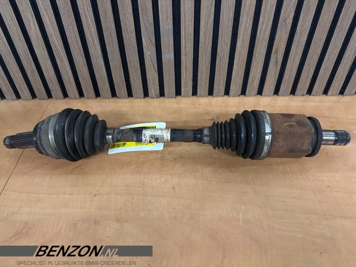 Gebruikte Aandrijfas links-voor BMW X5M (F85) 4.4i V8 Turbo 32V Prijs € 200,00 Margeregeling aangeboden door Benzon Autodemontage