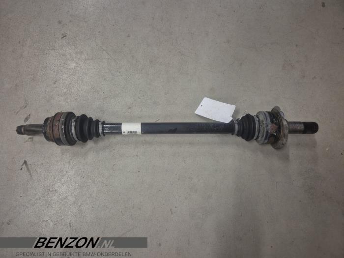 Gebruikte Aandrijfas links-achter BMW X6 (F16) xDrive40d 3.0 24V Prijs € 49,99 Margeregeling aangeboden door Benzon Autodemontage
