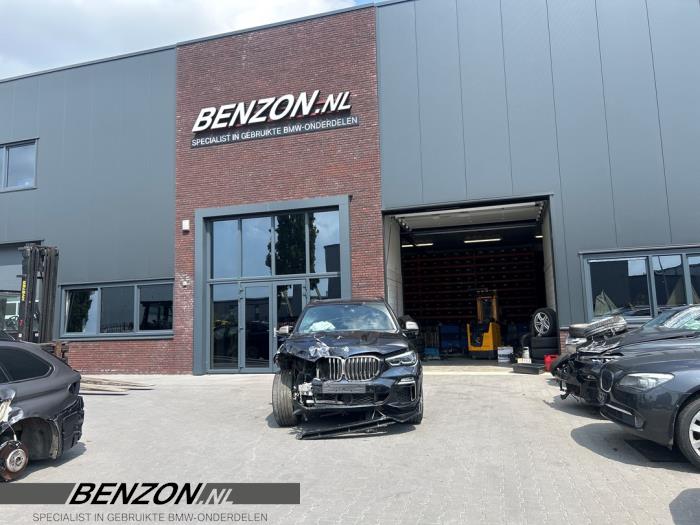 Gebruikte Aandrijfas links-voor BMW X5 (G05) xDrive M50d 3.0 24V Prijs op aanvraag aangeboden door Benzon Autodemontage