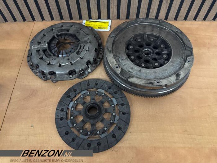 Gebruikte Vliegwiel dubbele massa BMW 1 serie (F20) 116i 1.5 12V Prijs € 199,99 Margeregeling aangeboden door Benzon Autodemontage