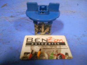 Gebruikte Kachel Weerstand Mercedes Sprinter Prijs op aanvraag aangeboden door Benzon Autodemontage