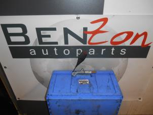 Gebruikte Gordelspanner links Renault Trafic Prijs op aanvraag aangeboden door Benzon Autodemontage