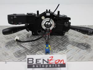 Gebruikte Licht + Raw Schakelaar Opel Vivaro Prijs op aanvraag aangeboden door Benzon Autodemontage