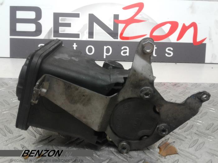 Gebruikte Pomp Servo BMW 5-Serie Prijs op aanvraag aangeboden door Benzon Autodemontage