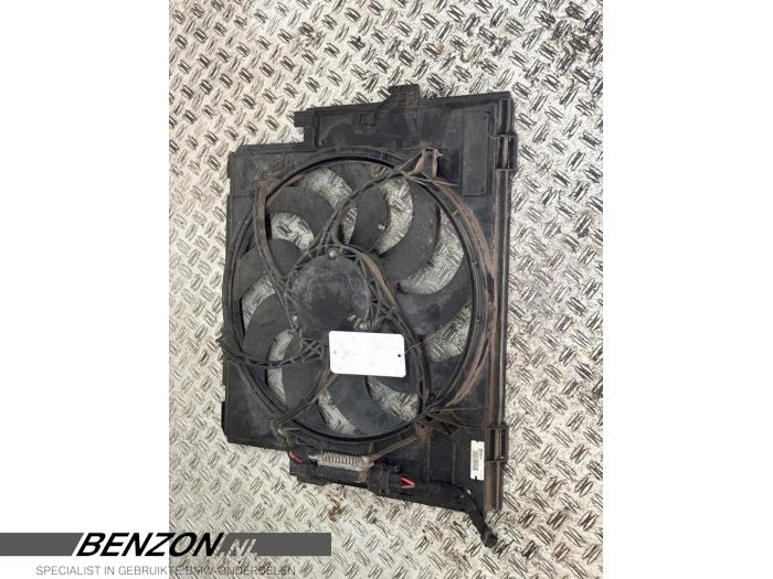Gebruikte Fan Radiateur BMW 1-Serie Prijs € 30,00 Margeregeling aangeboden door Benzon Autodemontage