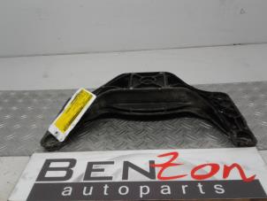 Gebruikte Versnellingsbak Steun BMW 5-Serie Prijs op aanvraag aangeboden door Benzon Autodemontage