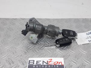 Gebruikte Slotenset Hyundai IX35 Prijs op aanvraag aangeboden door Benzon Autodemontage