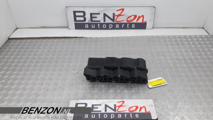 Gebruikte Inlaatspruitstuk Mercedes Vito Prijs op aanvraag aangeboden door Benzon Autodemontage