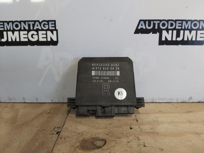 Gebruikte Module Airbag Mercedes E Combi (S210) 2.2 E-200 CDI 16V Prijs op aanvraag aangeboden door Autodemontage Nijmegen