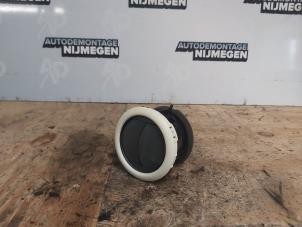 Gebruikte Luchtrooster Dashboard Ford Ka II 1.2 Prijs € 15,00 Margeregeling aangeboden door Autodemontage Nijmegen