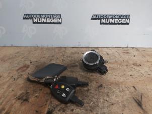 Gebruikte Sleutel + Contactslot Volvo V50 (MW) 2.4 20V Prijs op aanvraag aangeboden door Autodemontage Nijmegen