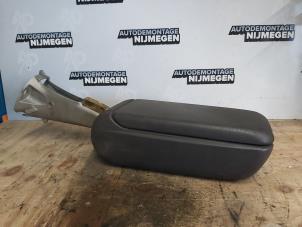 Gebruikte Armleuning Mercedes A (W168) 1.4 A-140 Prijs op aanvraag aangeboden door Autodemontage Nijmegen