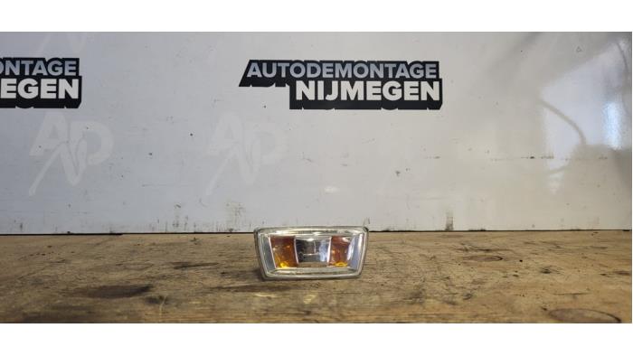 Knipperlicht Scherm links-voor van een Opel Corsa D 1.2 16V 2011