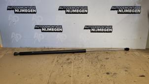 Gebruikte Achterklepdemper rechts-achter Citroen Berlingo Multispace 1.6 16V Prijs op aanvraag aangeboden door Autodemontage Nijmegen