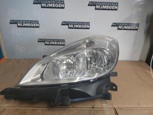 Gebruikte Koplamp links Renault Clio III (BR/CR) 1.4 16V Prijs op aanvraag aangeboden door Autodemontage Nijmegen