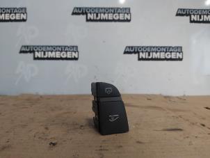 Gebruikte Schuifdak schakelaar Audi A6 (C6) 2.4 V6 24V Prijs op aanvraag aangeboden door Autodemontage Nijmegen