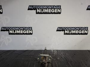 Gebruikte Deurvanger 4Deurs rechts-voor Peugeot 108 1.0 12V Prijs op aanvraag aangeboden door Autodemontage Nijmegen