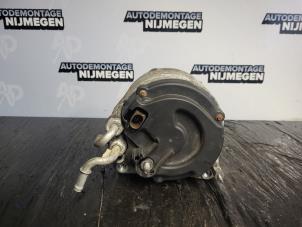 Gebruikte Dynamo Volkswagen Passat 4Motion (3B3) 4.0 W8 32V Prijs op aanvraag aangeboden door Autodemontage Nijmegen