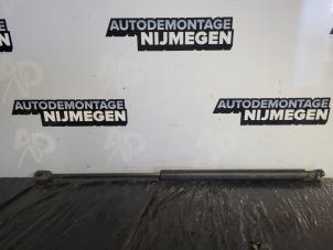 Gebruikte Achterklepdemper rechts-achter Hyundai Getz 1.1i 12V Prijs op aanvraag aangeboden door Autodemontage Nijmegen