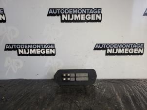 Gebruikte Deurcontact schakelaar Renault Kangoo/Grand Kangoo (KW) 1.5 Blue dCi 95 Prijs op aanvraag aangeboden door Autodemontage Nijmegen
