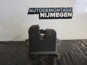 Gebruikte Achterklep Slotmechaniek Volkswagen Golf Plus (5M1/1KP) 1.6 FSI 16V Prijs op aanvraag aangeboden door Autodemontage Nijmegen