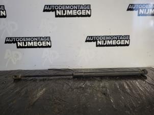 Gebruikte Amortisseur links-achter Volkswagen Golf Plus (5M1/1KP) 1.6 FSI 16V Prijs op aanvraag aangeboden door Autodemontage Nijmegen