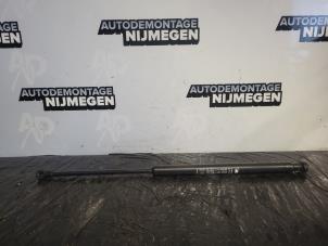 Gebruikte Amortisseur rechts-achter Fiat 500 (312) 1.2 69 Prijs op aanvraag aangeboden door Autodemontage Nijmegen