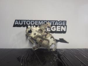 Gebruikte Motorkap Slotmechaniek Toyota Aygo (B10) 1.4 HDI Prijs op aanvraag aangeboden door Autodemontage Nijmegen