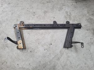 Gebruikte Radiateurbalk Renault Clio IV (5R) 0.9 Energy TCE 90 12V Prijs op aanvraag aangeboden door Autodemontage Nijmegen