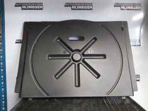 Gebruikte Vloerplaat bagageruimte Peugeot 107 1.0 12V Prijs op aanvraag aangeboden door Autodemontage Nijmegen