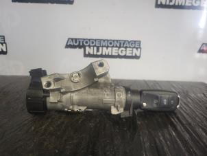 Gebruikte Kontaktslot + Sleutel Volkswagen Polo V (6R) 1.6 TDI 16V 90 Prijs op aanvraag aangeboden door Autodemontage Nijmegen