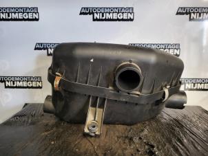 Gebruikte Luchtfilterhuis Chevrolet Spark (M300) 1.0 16V Bifuel Prijs op aanvraag aangeboden door Autodemontage Nijmegen