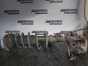 Gebruikte Schokdemperpoot rechts-voor Toyota iQ 1.0 12V VVT-i Prijs op aanvraag aangeboden door Autodemontage Nijmegen