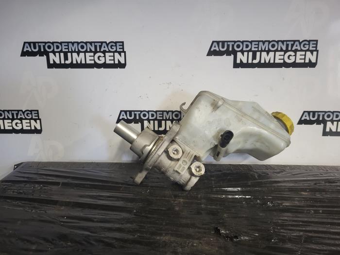 Gebruikte Hoofdremcilinder Seat Ibiza IV SC (6J1) 1.6 16V Prijs op aanvraag aangeboden door Autodemontage Nijmegen