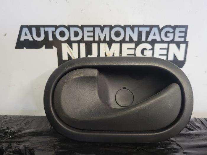 Gebruikte Handgreep Mercedes Citan (415.6) 1.5 109 CDI Prijs op aanvraag aangeboden door Autodemontage Nijmegen