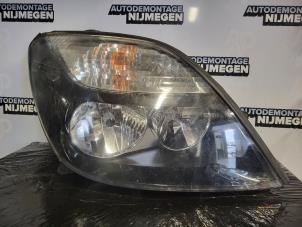 Gebruikte Rechter Koplamp Renault Scénic I (JA) 1.6 16V Prijs op aanvraag aangeboden door Autodemontage Nijmegen