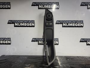 Gebruikte Raam schakelaar elektrisch Ford Focus 3 1.0 Ti-VCT EcoBoost 12V 125 Prijs op aanvraag aangeboden door Autodemontage Nijmegen