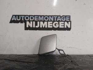 Gebruikte Sleepoog Afdekkap voor Peugeot 308 SW (4E/H) 1.6 16V THP Autom. Prijs op aanvraag aangeboden door Autodemontage Nijmegen
