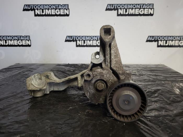 Spanner multiriem van een Renault Clio IV (5R) 0.9 Energy TCE 90 12V 2015