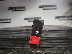 Gebruikte SOS knop Peugeot 508 SW (8E/8U) 1.6 THP 16V Prijs op aanvraag aangeboden door Autodemontage Nijmegen