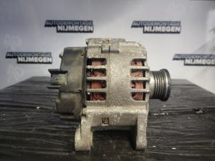 Gebruikte Dynamo Renault Trafic New (FL) 1.9 dCi 82 16V Prijs op aanvraag aangeboden door Autodemontage Nijmegen