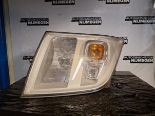 Gebruikte Linker Koplamp Ford Transit 2.2 TDCi 16V Prijs op aanvraag aangeboden door Autodemontage Nijmegen