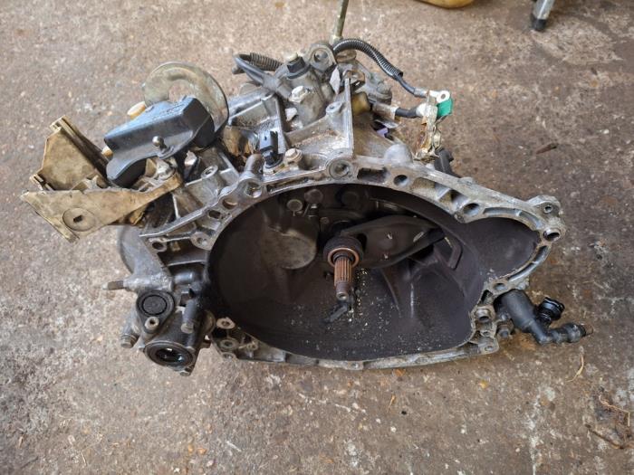 Gebruikte Versnellingsbak Peugeot 307 (3A/C/D) 2.0 16V Prijs op aanvraag aangeboden door Autodemontage Nijmegen