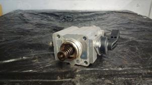 Gebruikte Hogedrukpomp Volkswagen Golf V (1K1) 1.6 FSI 16V Prijs op aanvraag aangeboden door Autodemontage Nijmegen