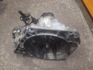 Gereviseerde Versnellingsbak Renault Clio IV (5R) 1.2 16V Prijs op aanvraag aangeboden door Autodemontage Nijmegen