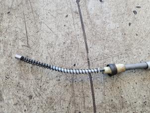 Gebruikte Handrem Kabel Renault Twingo III (AH) ZE R80 Prijs op aanvraag aangeboden door Autodemontage Nijmegen