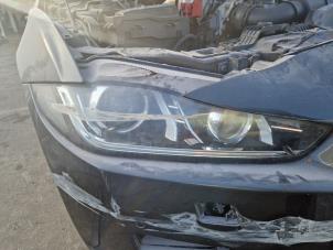 Gebruikte Koplamp rechts Jaguar XE 2.0 D E-Performance 16V Prijs op aanvraag aangeboden door Autodemontage Nijmegen